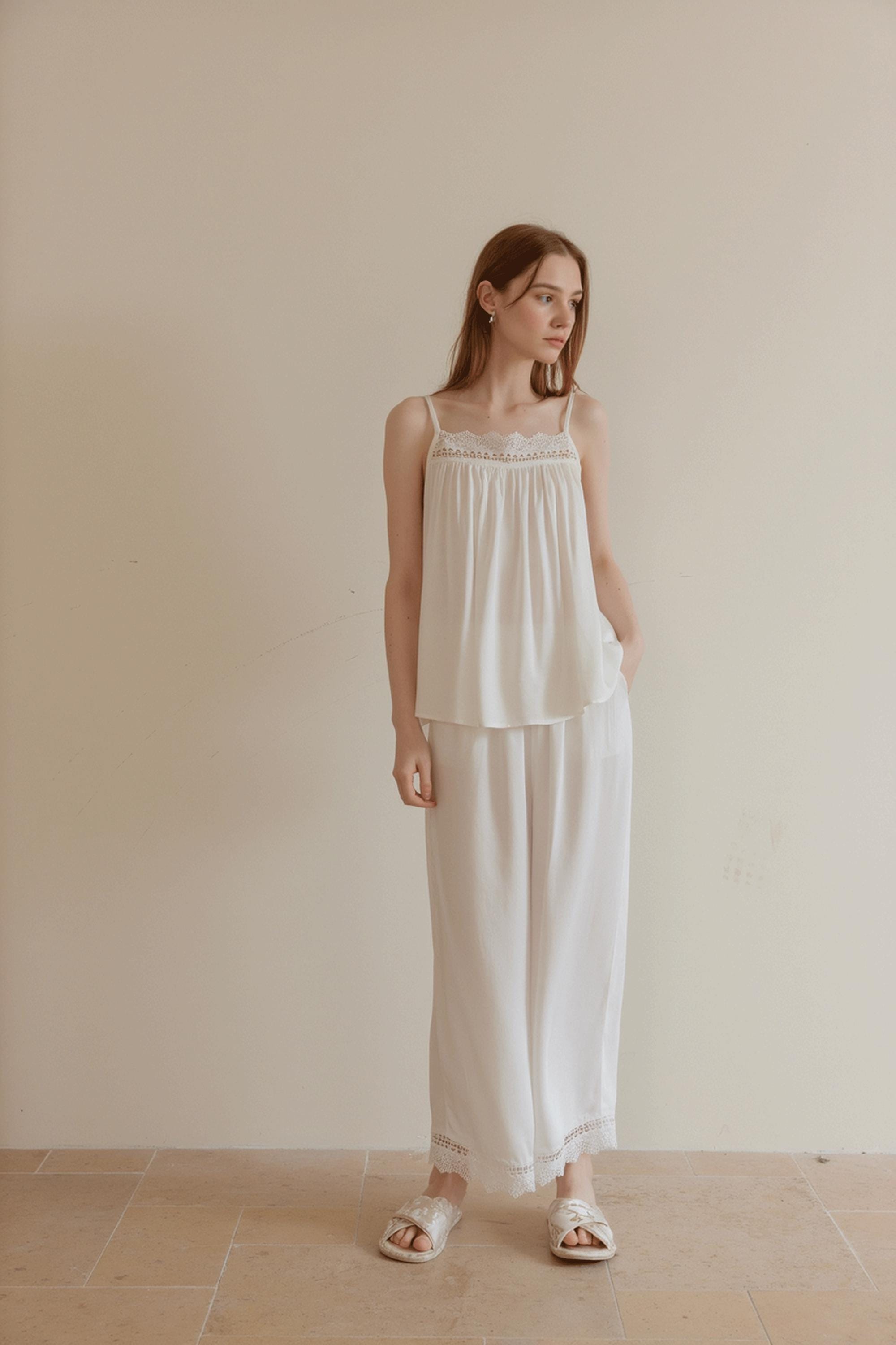 Women's Soft White Lace-Trimmed Viscose Sleepwear Set - Elegant Loungewear for Comfort & Style Deep Pockets